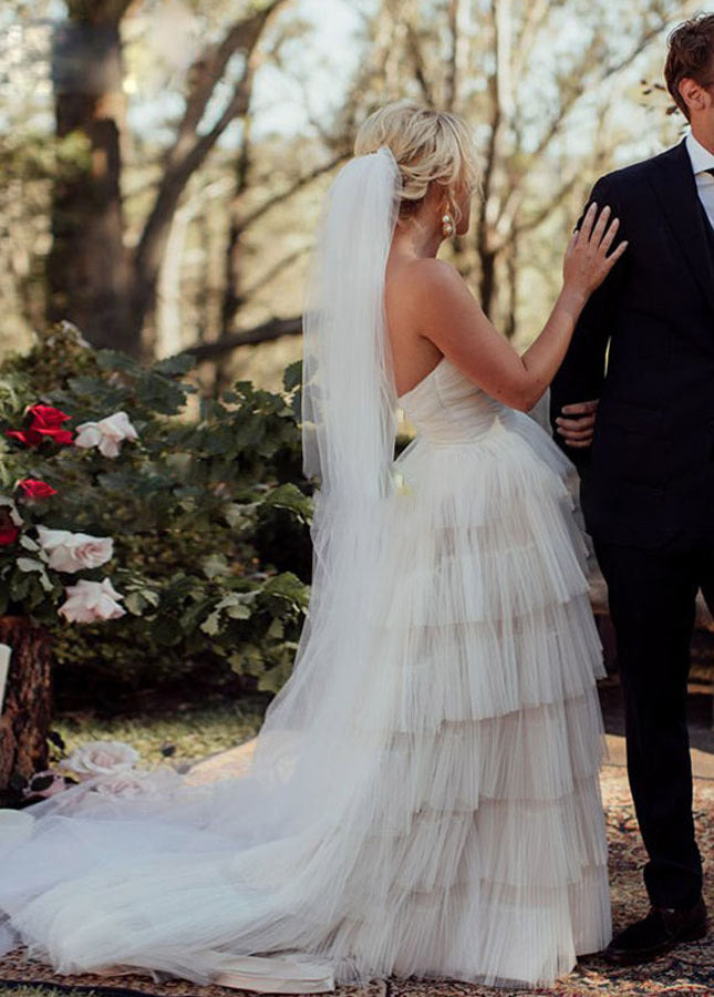 Sleeveless A Line Strapless Bohemian Tiered Tulle Wedding Dresses