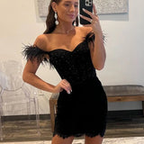 Bodycon Sweetheart Black Lace Short Homecoming Dresses with Feather