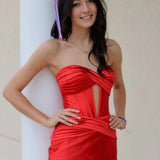 Herline | Red Strapless Keyhole Ruched Satin Sheath Short Homecoming Dress