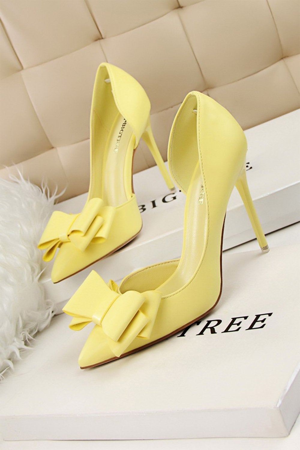 Sweet Bow Pointed Side Hollow High Heels