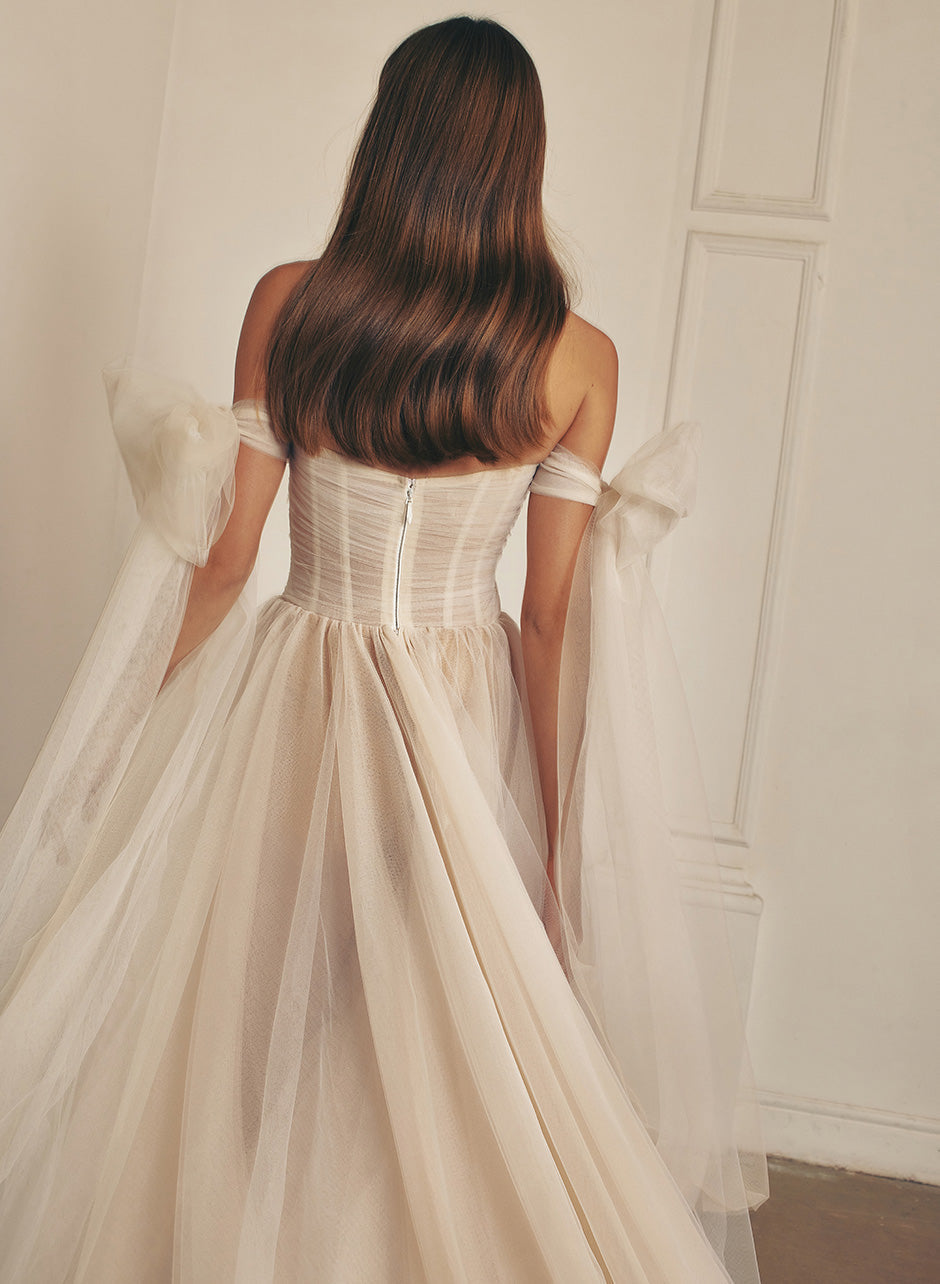 Beach Pleated Tulle Off-The-Shoulder A-Line Wedding Dresses With Slit