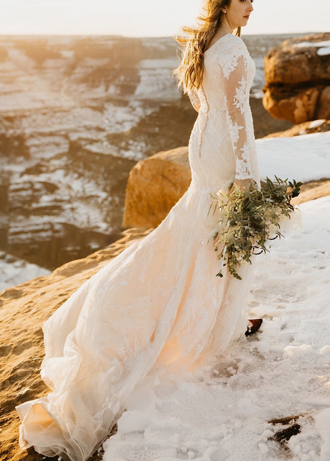 Gorgeous Boho Lace Long-Sleeves Mermaid Appliques Wedding Dress