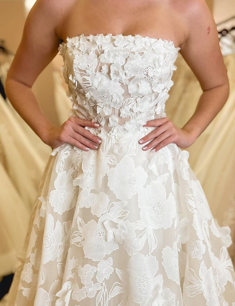 A-Line Strapless Floral Lace Wedding Dresses