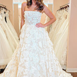 A-Line Strapless Floral Lace Wedding Dresses