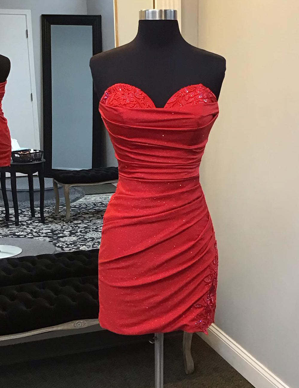 Glitter Red Sweetheart Tight Short Homecoming Dress with Appliques