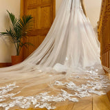 Vintage Floral Lace White Bridal Veil Wedding Veil With Comb