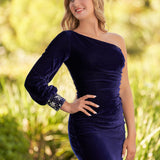 KissDress Sheath One-Shoulder Long Sleeve Homecoming Dress | This dress showcases a chic one-shoulder neckline that gracefully accentuates your neck and shoulder.